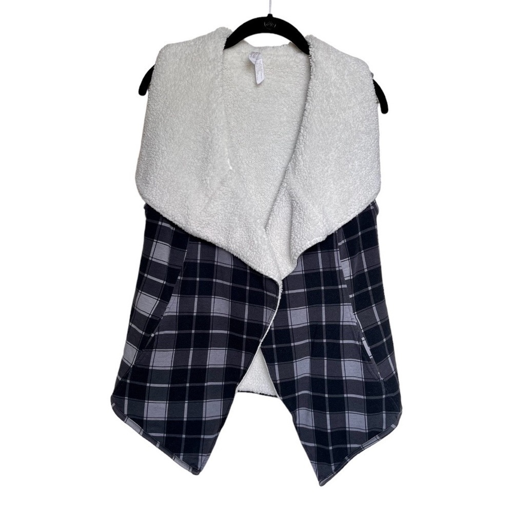 MATILDA JANE REVERSIBLE VEST. 2 POCKETS. IN NEW CONDITION. SIZE S